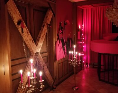Sala de convívio BDSM - em complemento com um quarto - Jardim das Raparigas