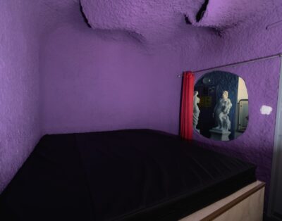 Trabalho de prostituição para acompanhante europeia em clube de sauna em Lausanne