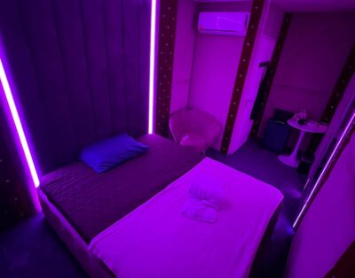 Zimmer für Escort Erotik Job in Payerne, Schweiz - Bar Le Candélabre