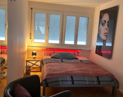 Quarto erótico agradável para alugar para acompanhante à procura de um trabalho sexual legal na Suíça