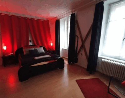 Închiriază-ți spațiul erotic pentru escortă în Le Locle, Neuchatel - Serviciul tău legal de escortă erotică în Elveția